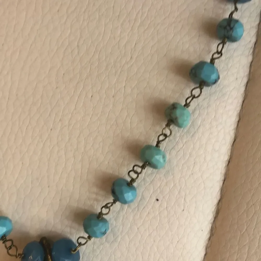 Fossil Gold leaf necklace with turquoise color stone - Picture 4 of 4